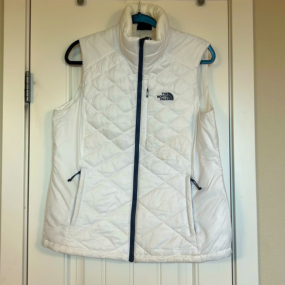 Women’s Large The North Face puffer vest